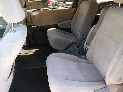 Used 2020 Toyota Sienna LE FWD image 14