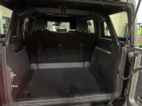 Used 2022 Ford Bronco Wildtrak image 11