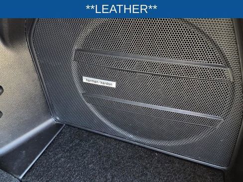 Used 2022 Subaru Ascent Limited w/ Technology Package image 11