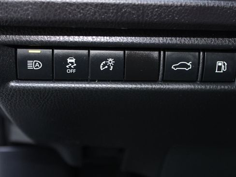 Used 2025 Toyota Camry XLE FWD image 15