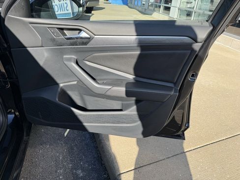 Used 2024 Volkswagen Jetta SE image 42