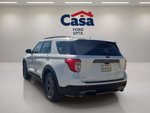 Used 2022 Ford Explorer XLT w/ Equipment Group 202A image 4