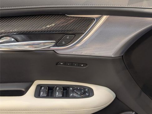 Used 2024 Cadillac XT6 Sport w/ Technology Package image 23