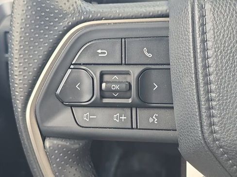 Certified 2025 Toyota 4Runner SR5 AWD/4WD image 23