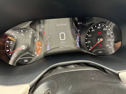 Used 2025 Jeep Compass Limited image 41