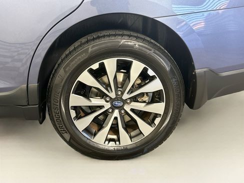 Used 2016 Subaru Outback 2.5i Limited AWD/4WD image 11