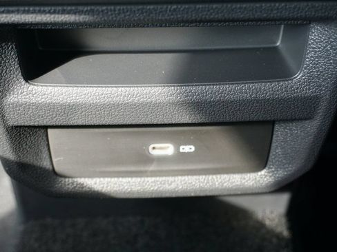 Used 2025 Volkswagen Taos SE AWD/4WD image 10