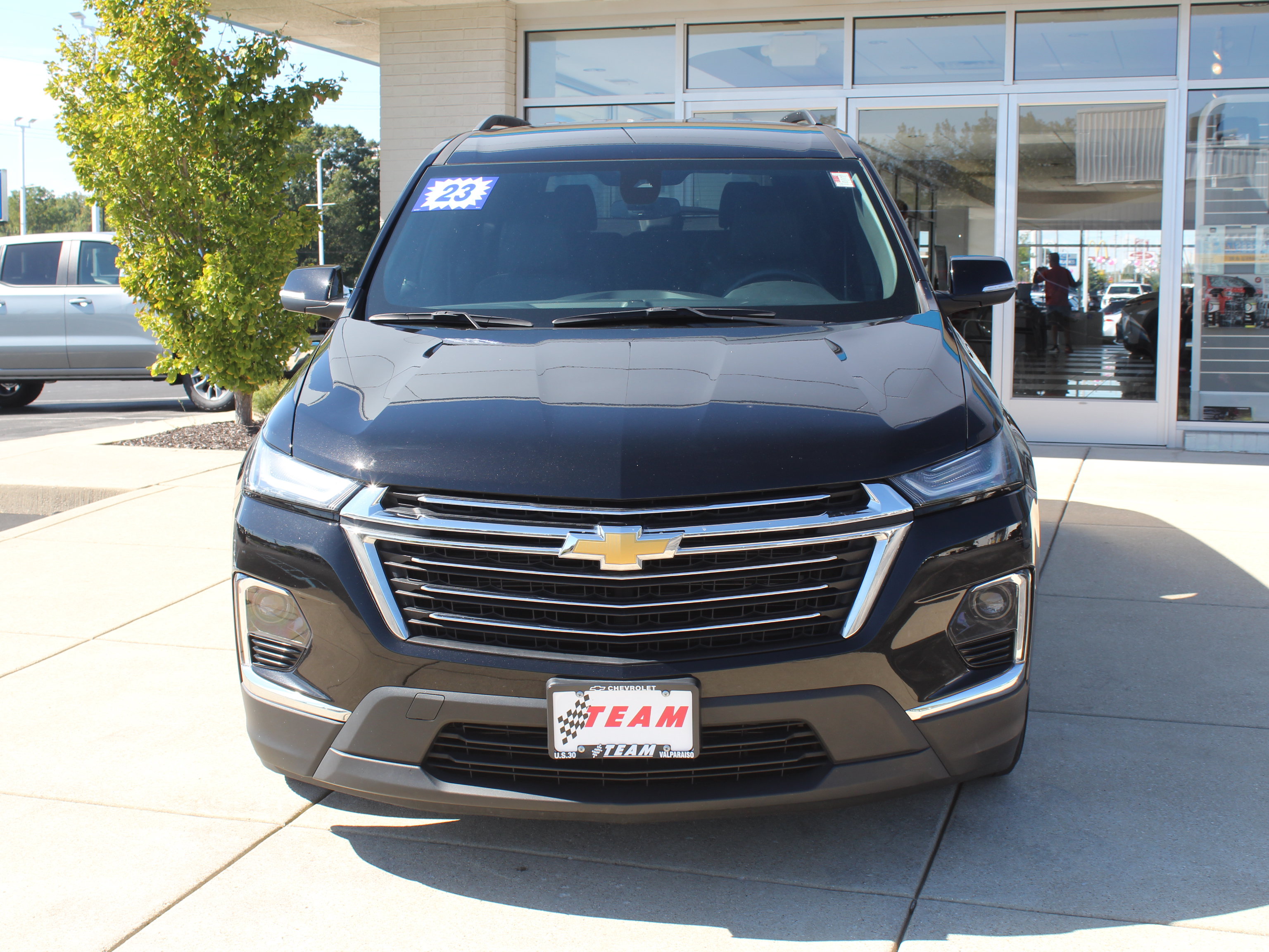 Used 2023 Chevrolet Traverse LT AWD/4WD image 11