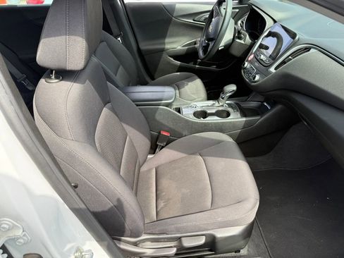 Used 2024 Chevrolet Malibu LT FWD image 2