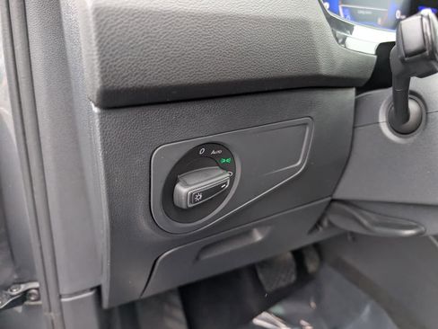 Used 2023 Volkswagen Tiguan SE image 20