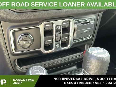 Used 2025 Jeep Wrangler Unlimited Sport AWD/4WD image 18