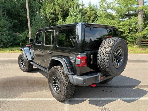 Used 2024 Jeep Wrangler Unlimited Rubicon AWD/4WD image 5