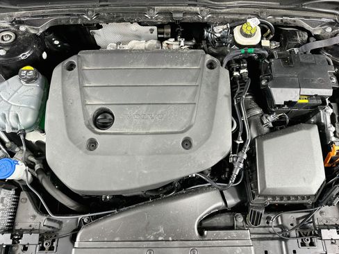 Used 2026 Volvo XC40 B5 Plus AWD/4WD image 34