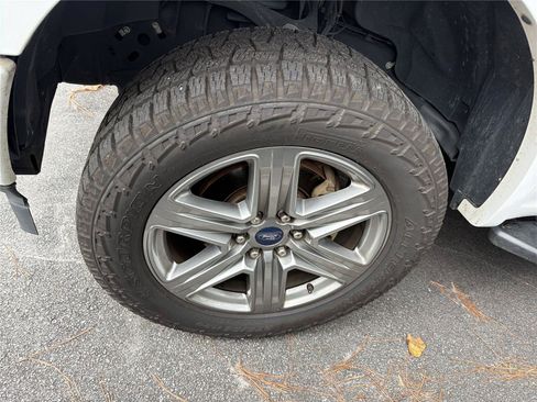 Used 2019 Ford F150 XLT w/ Equipment Group 302A Luxury AWD/4WD image 7