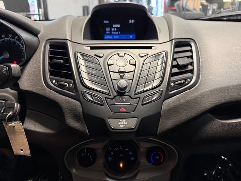 Used 2019 Ford Fiesta SE FWD image 14