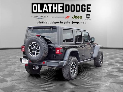 Used 2025 Jeep Wrangler Unlimited Rubicon AWD/4WD image 29