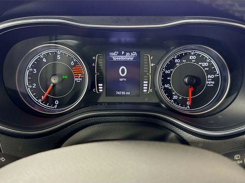 Used 2019 Jeep Cherokee Latitude Plus w/ Cold Weather Group image 13