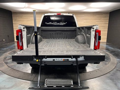 Used 2023 Ford F250 Platinum AWD/4WD image 29
