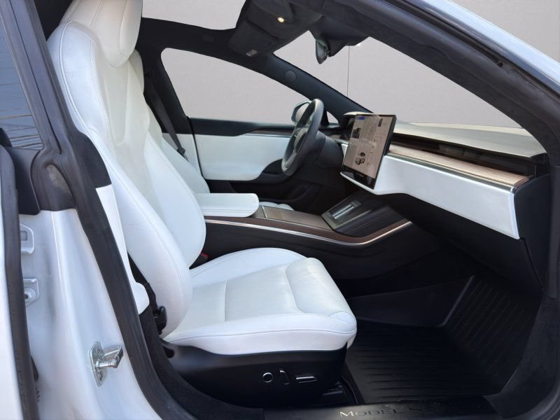 Used 2022 Tesla Model S AWD/4WD image 13