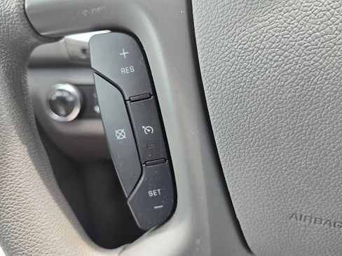 Used 2015 Chevrolet Traverse LS FWD image 23