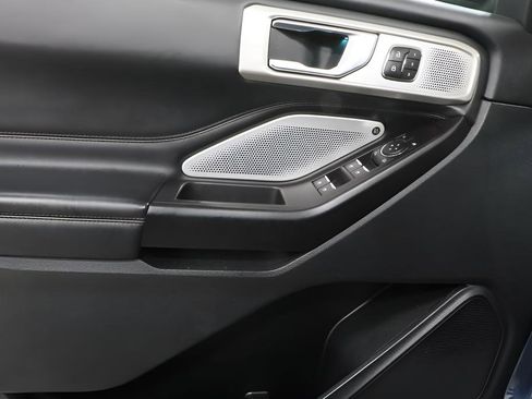 Used 2020 Ford Explorer Platinum w/ Premium Technology Package AWD/4WD image 24