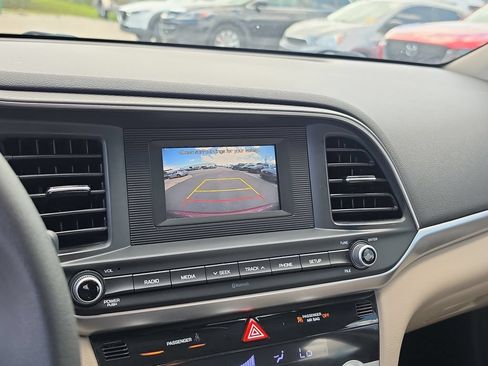 Used 2020 Hyundai Elantra SE w/ Cargo Package (C1) FWD image 23