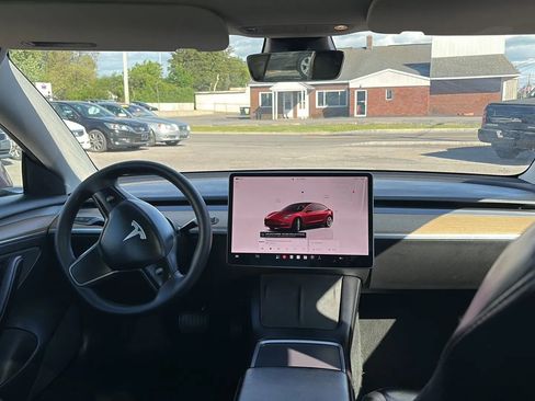 Used 2022 Tesla Model 3 RWD image 11