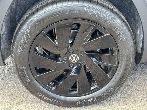 New 2026 Volkswagen Atlas SE FWD image 6