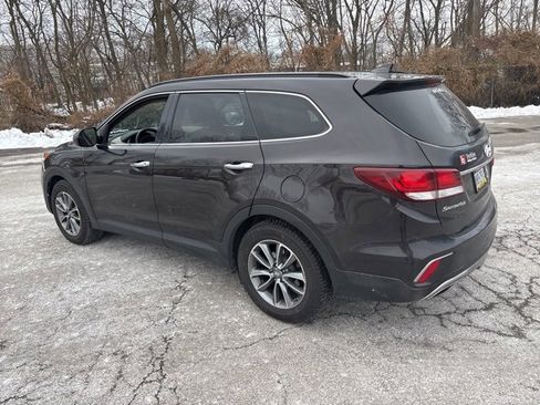 Used 2017 Hyundai Santa Fe SE image 6