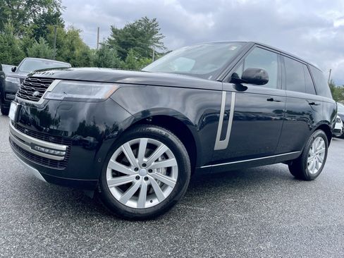 Used 2025 Land Rover Range Rover SE AWD/4WD image 1