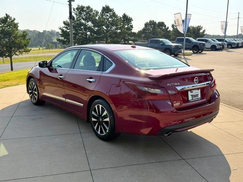 Used 2018 Nissan Altima 2.5 SV w/ 2.5 SV Technology Package FWD image 4