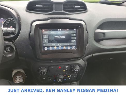 Used 2021 Jeep Renegade Latitude image 10