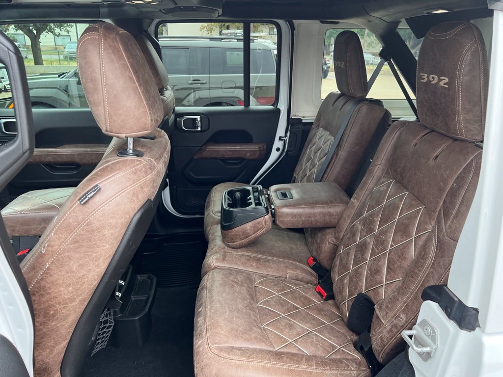 Used 2022 Jeep Wrangler Unlimited Rubicon AWD/4WD image 8