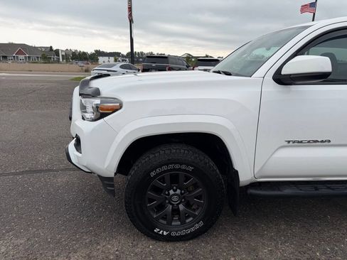 Used 2021 Toyota Tacoma TRD Sport AWD/4WD image 10