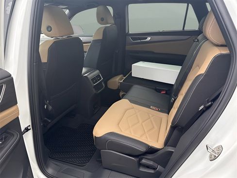 New 2026 Volkswagen Atlas Cross Sport SE image 24