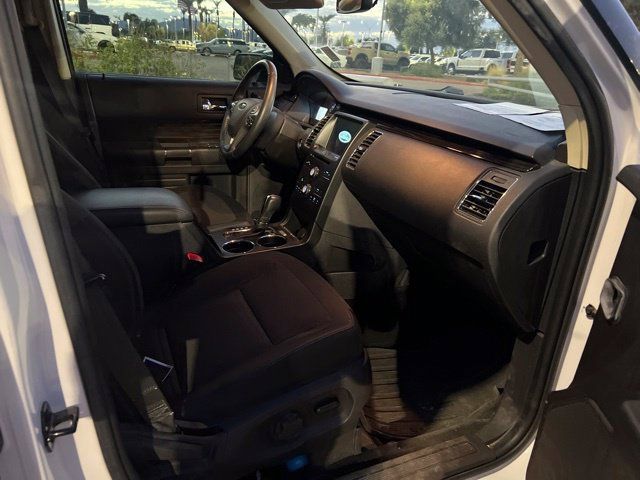 Used 2018 Ford Flex SEL w/ Class III Trailer Tow Package FWD image 4