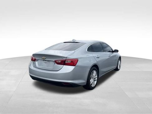 Used 2018 Chevrolet Malibu LT FWD image 5