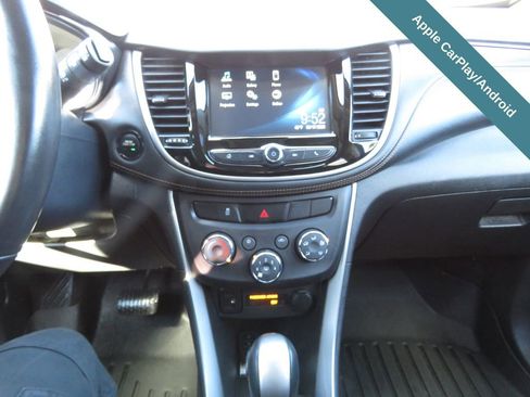 Used 2017 Chevrolet Trax LT w/ LT Convenience Package image 25