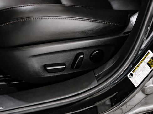 Used 2021 MAZDA MAZDA3 s image 30