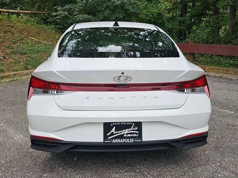Used 2023 Hyundai Elantra SE FWD image 6