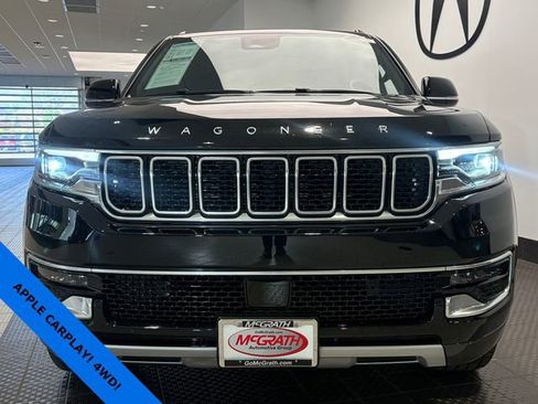 Used 2022 Jeep Wagoneer Series II w/ Premium Group I AWD/4WD image 2