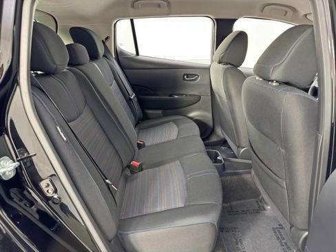 Used 2025 Nissan Leaf S image 33