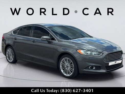Used 2016 Ford Fusion SE w/ Equipment Group 202A FWD image 1