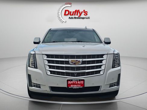 Used 2019 Cadillac Escalade ESV Premium Luxury image 14