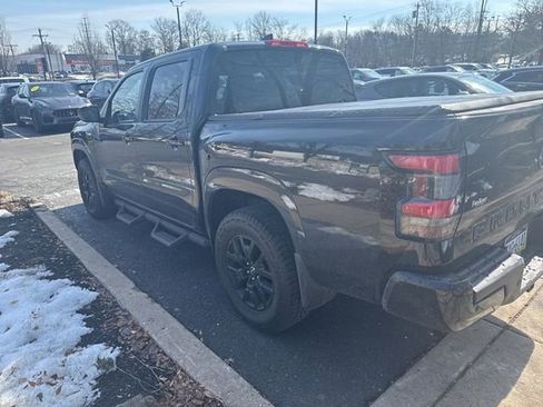 Used 2023 Nissan Frontier SV w/ Midnight Edition Package image 6