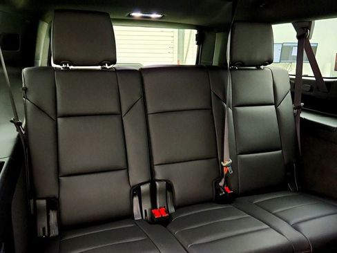 Used 2024 Cadillac Escalade ESV Luxury RWD image 22