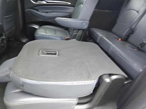 Used 2018 Buick Enclave Essence AWD/4WD image 21