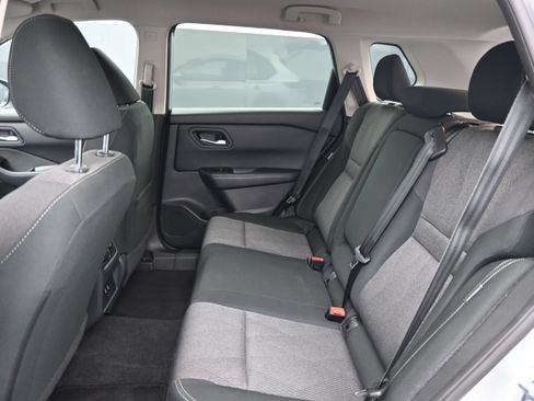 Used 2025 Nissan Rogue SV AWD/4WD image 17
