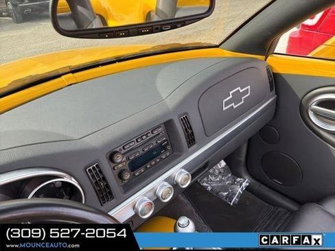 Used 2004 Chevrolet SSR w/ Preferred Equipment Group image 15