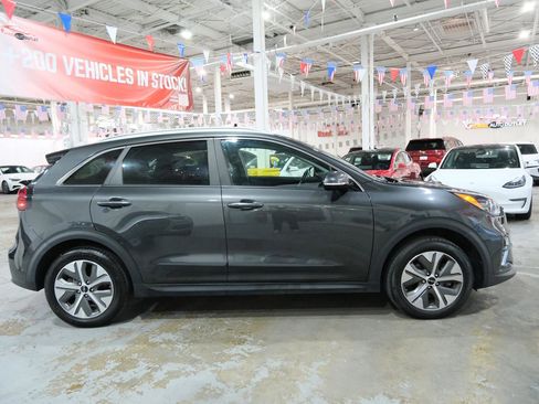 Used 2022 Kia Niro EX w/ Cold Weather Package image 13